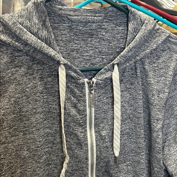 Vuori Halo Performance Hoodie Heather Gray Size Medium - Picture 6 of 10